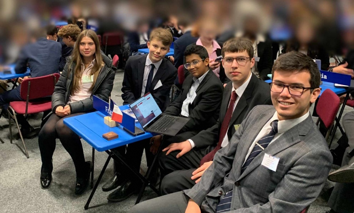 Lingfield Students Take Distinguished Leadership Roles at RRSI MUN